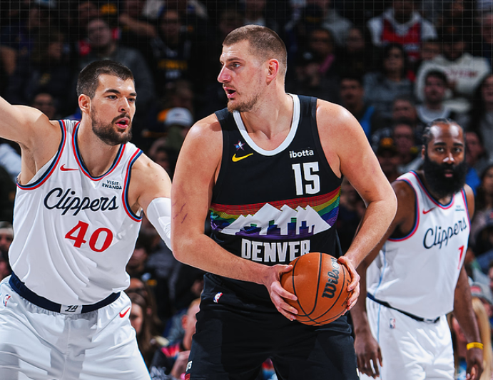 场均29分12板11助，意料之中三连败！你要这么打，MVP该拱手让人